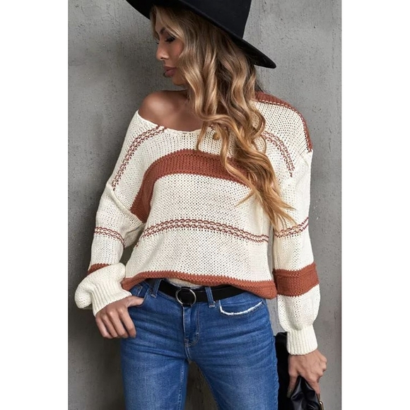 LAST ONE! Plus Size Colorblock Sweater With Lattern Sleeves - Picture 6 of 7